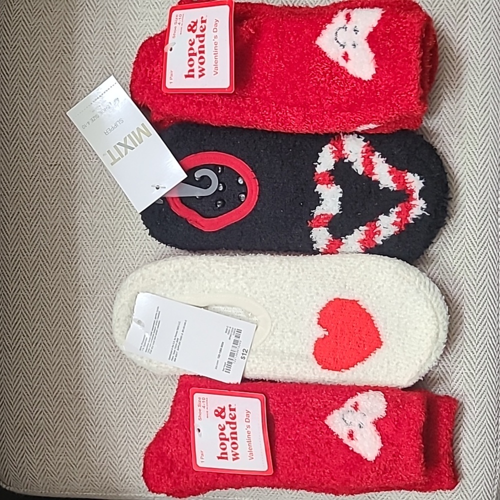 VALENTINES WOMENS SOCKS BUNDLE FITS SHOE SIZE 4-10